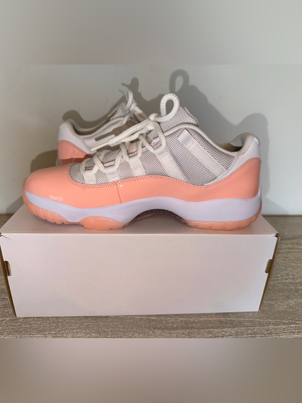 Nike Air Jordan 11 Retro Low White Legend Pink Shoes AH7860-160 Womens 9.5